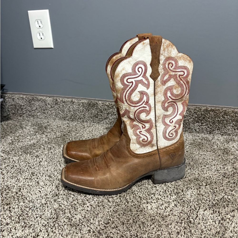 Ariat Tan and Cream Western Boots